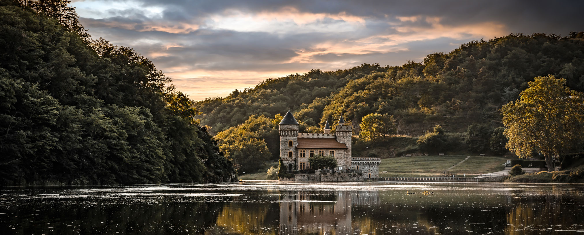 53.CHATEAU GONTIER.LA VILLE VUE DU PALAIS DE JUSTICE